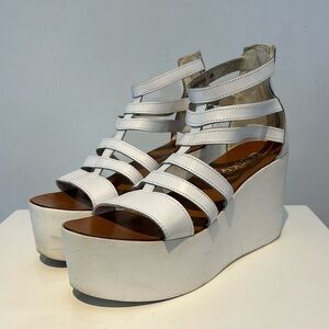 Braska white chunky platform strappy sandals zipper back size 38